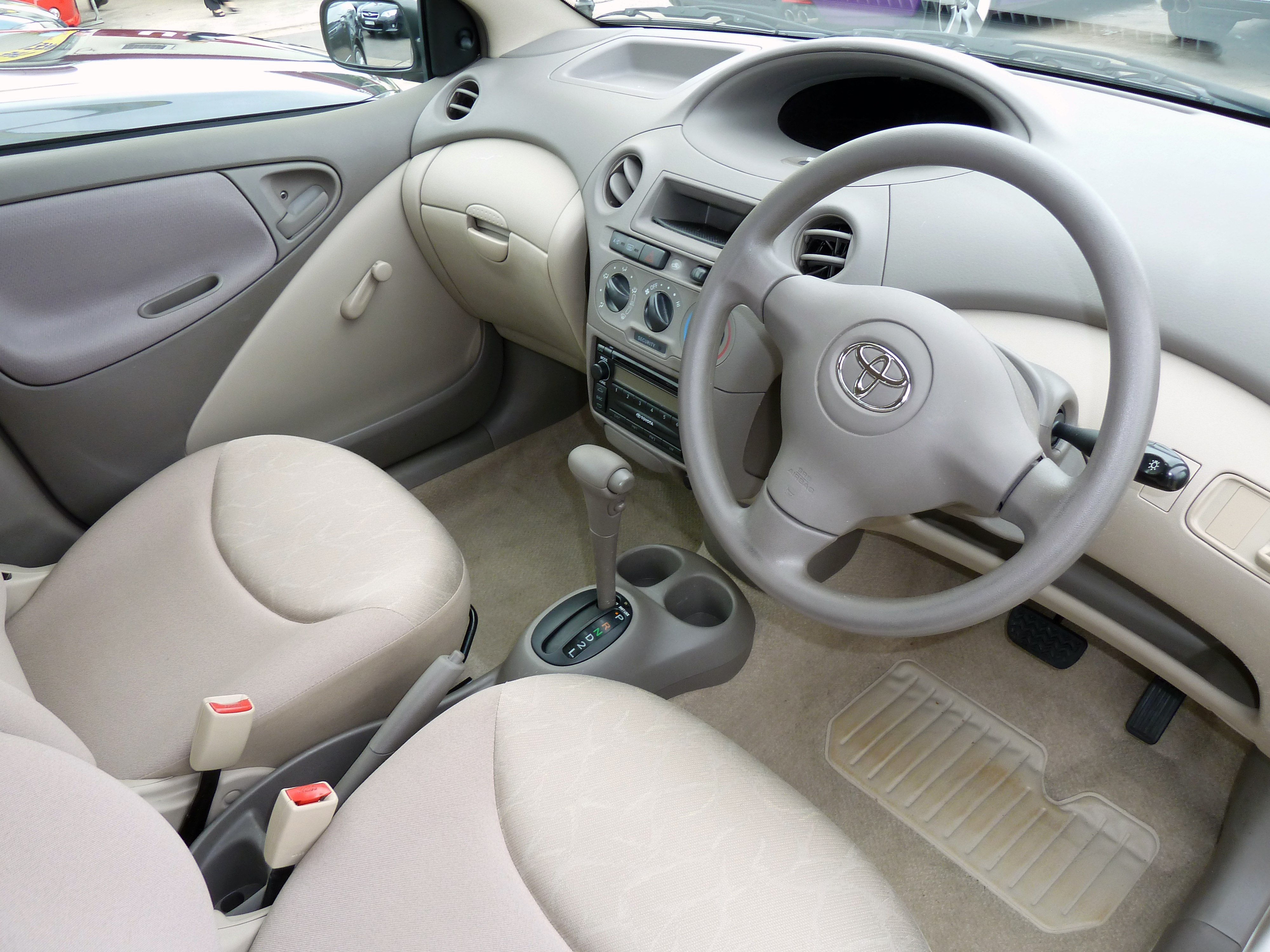pix Interior 2004 Toyota Echo Hatchback 2005 toyota echo pictures 21 photos