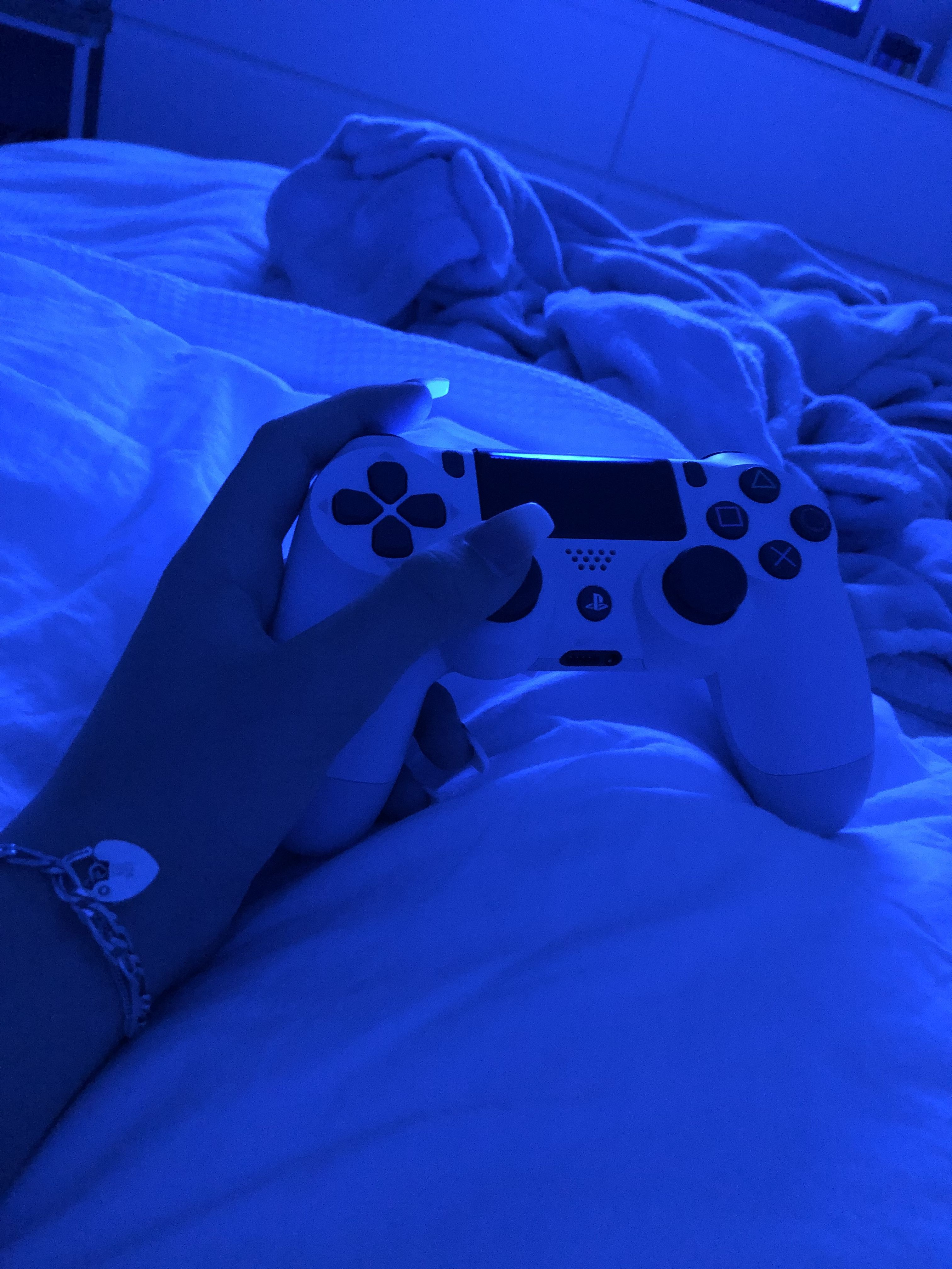 pic Pastel Blue Gamer Aesthetic gaming room setup dual monitor setup